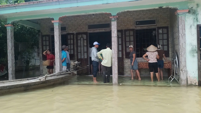 Chìm ghe giữa cách đồng ngập lụt, 2 anh em thiệt mạng- Ảnh 1.
