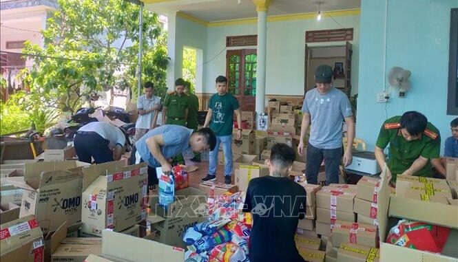 vna_potal_thanh_hoa_bat_qua_tang_2_co_so_chuyen_san_xuat_phan_phoi_ban_cac_loai_san_pham_nuoc_giat_omo_gia_stand-20250524060459-w_qud