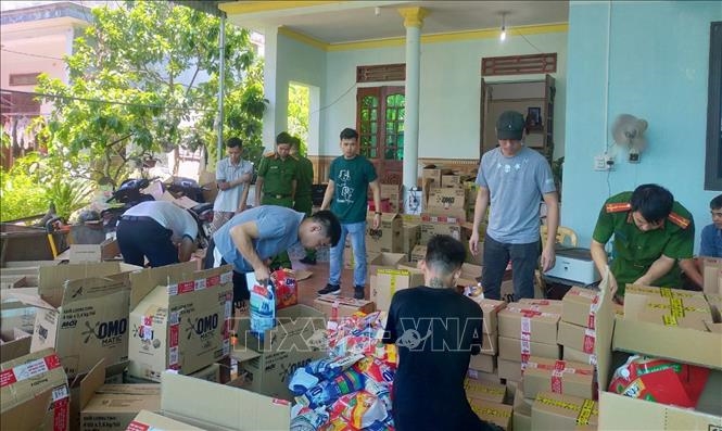 vna_potal_thanh_hoa_bat_qua_tang_2_co_so_chuyen_san_xuat_phan_phoi_ban_cac_loai_san_pham_nuoc_giat_omo_gia_stand-20250524060459-w_qud