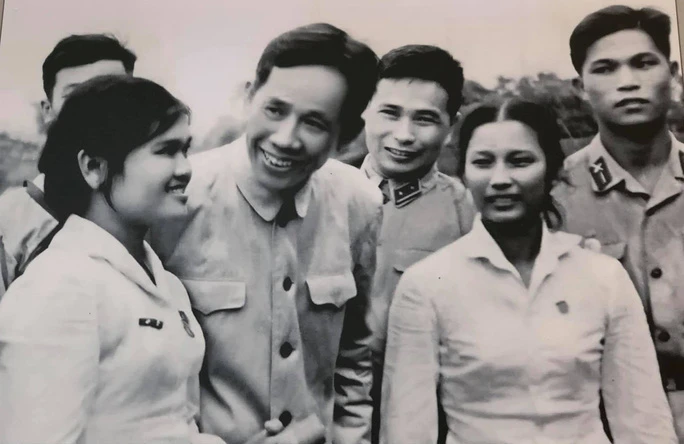 Ngô Thị Tuyển: Nữ anh hùng mới 19 tuổ.i, cao 1m4 lại vác hòm đạn gấp đôi cơ thể - Hình 7
