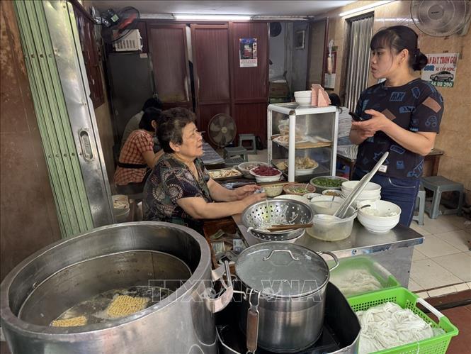 pho-140525 Chú thích ảnh