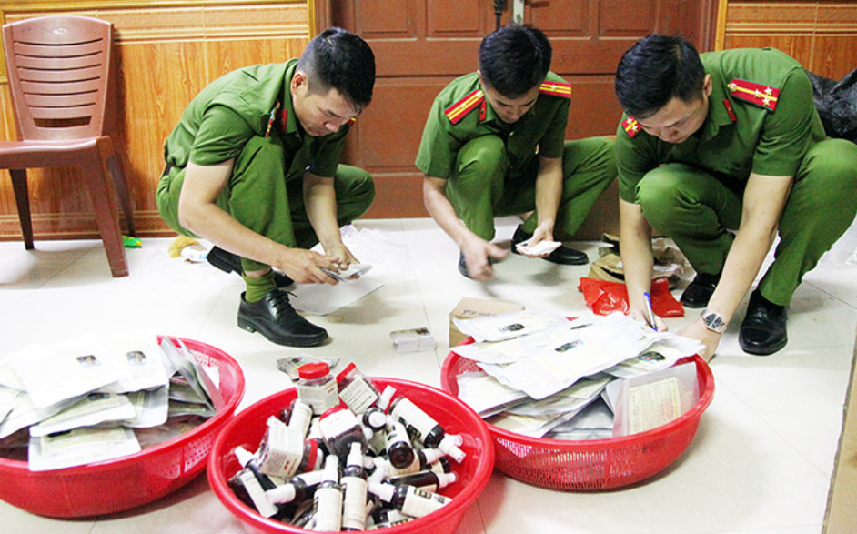 Làm giả thuốc đông y 'chữa xương khớp uy tín, hiệu quả' rồi bán trên mạng xã hội - Ảnh 2