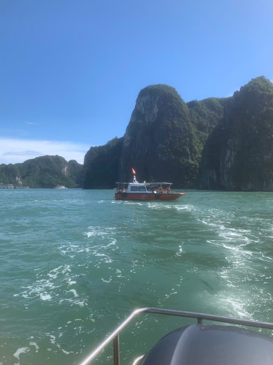 Có thể là hình ảnh về thuyền