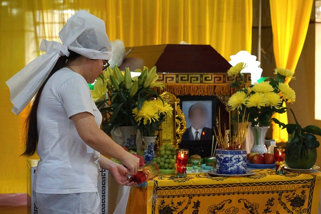 Nhói lòng đám tang không kèn trống của tài xế công nghệ bị sát hại: Người vợ nói về cuộc gọi cuối cùng bất thường- Ảnh 6. Nhói lòng đám tang không kèn trống của tài xế công nghệ bị sát hại: Người vợ nói về cuộc gọi cuối cùng bất thường- Ảnh 6.