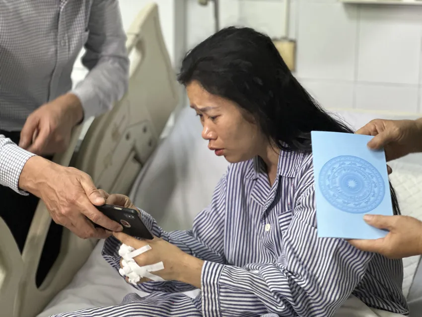 Chị Thùy Linh khởi loạn kể lại giây phút tàu cô úp trên vịnh Hạ Long. Ảnh: NS