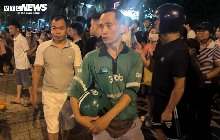 Dân mạng gọi tài xế cứu cháu bé vụ "xe điên" tông liên hoàn là người hùng- Ảnh 1.