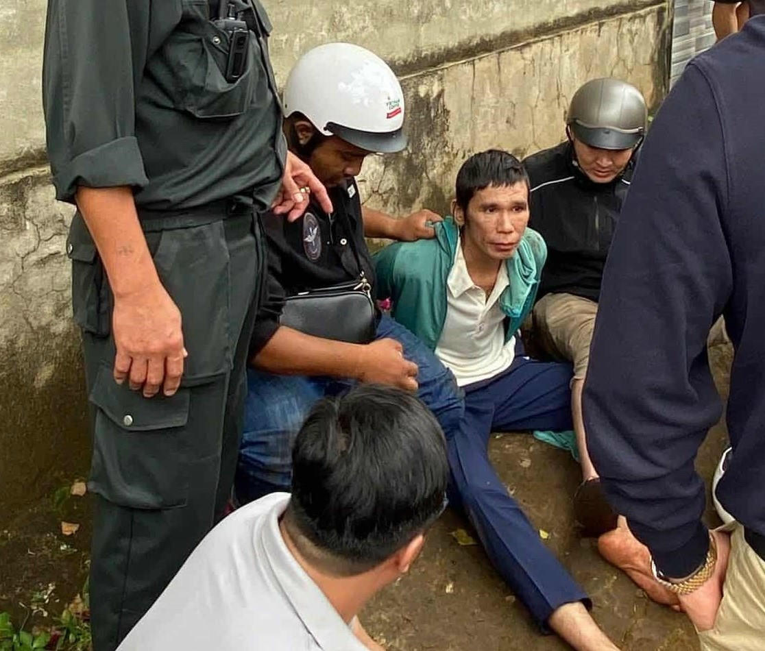 Bắt giữ nghi can sát hại 4 người trong một gia đình
