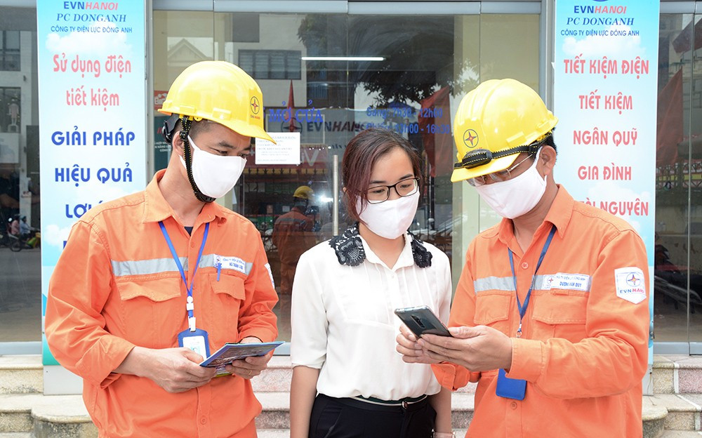 Theo EVN, có hơn 3,2 triệu khách hàng có sản lượng tiêu thụ điện tháng 8 tăng 30%. dien-1683256726202764329241.jpg