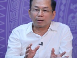 Phó tổng giám đốc EVN Nguyễn Xuân Nam trả lời tại tọa đàm, ngày 10/9. Ảnh: VGP