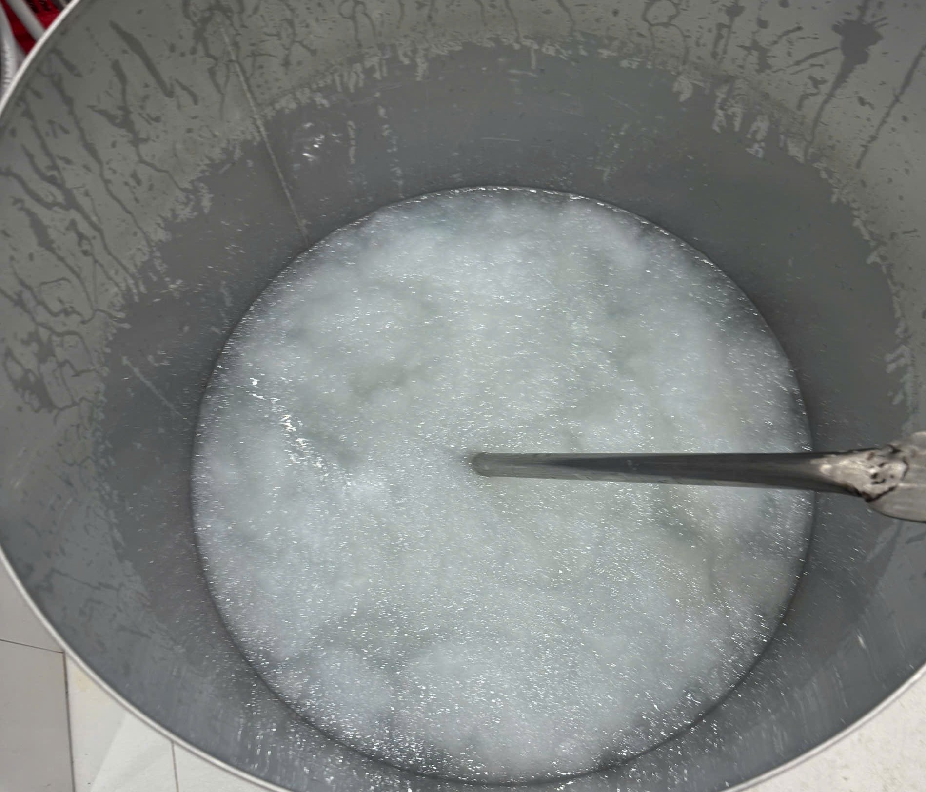 Quy mô gây choáng của tổng kho sản xuất nước yến giả tại Đà Nẵng - Ảnh 7.