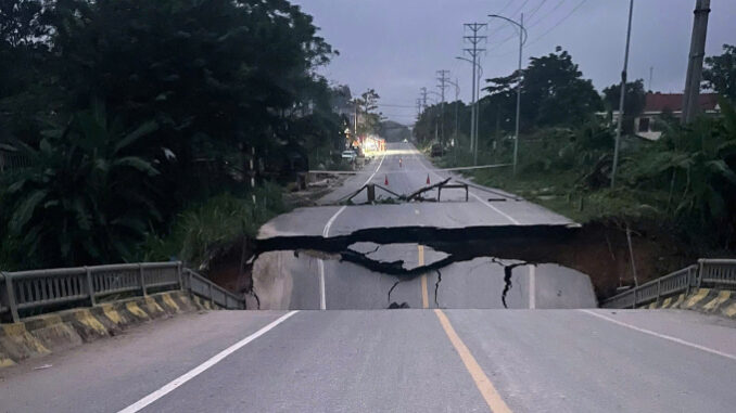 4264993256441457387-1759458310-8815-1617-1759458777 Cầu Tát Luông bị sập sáng 3/10. Ảnh: Xã Nà Hang