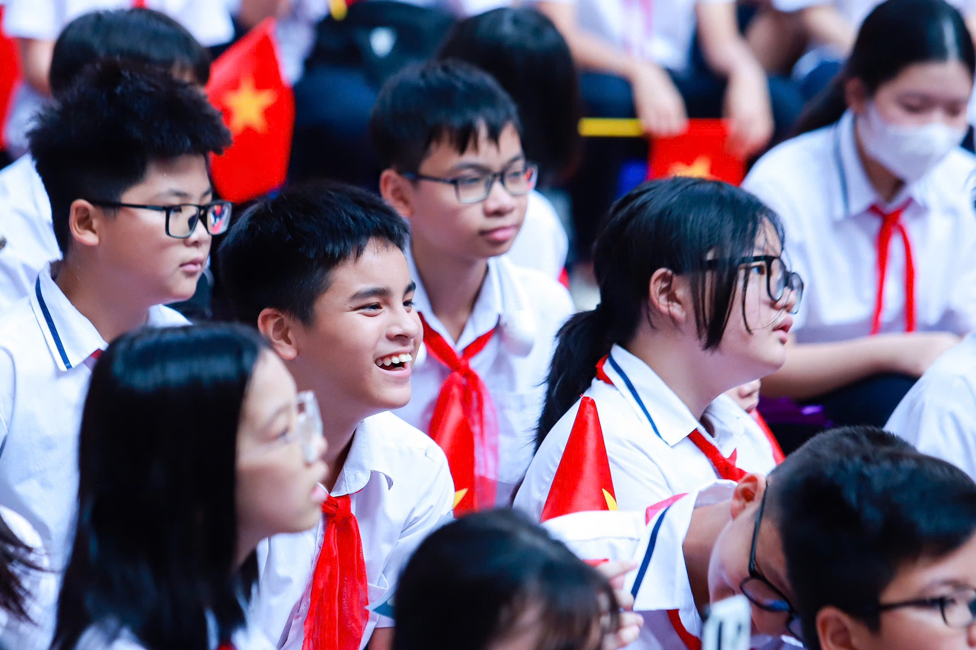 Tiếng Anh sẽ thành môn bắt buộc từ lớp 1- Ảnh 1. Tiếng Anh sẽ thành môn bắt buộc từ lớp 1- Ảnh 1.