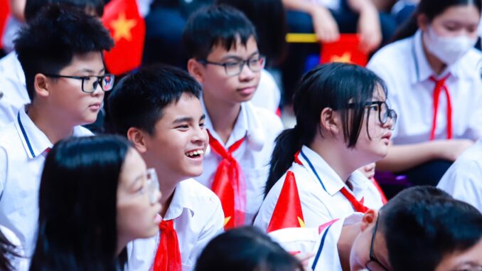 Tiếng Anh sẽ thành môn bắt buộc từ lớp 1- Ảnh 1. Tiếng Anh sẽ thành môn bắt buộc từ lớp 1- Ảnh 1.