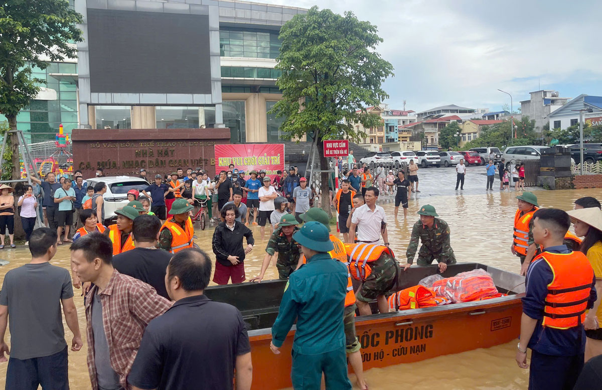 Cả nước bật “chế độ cứu trợ khẩn cấp” hướng về Thái Nguyên- Ảnh 2. Cả nước bật “chế độ cứu trợ khẩn cấp” hướng về Thái Nguyên- Ảnh 2.