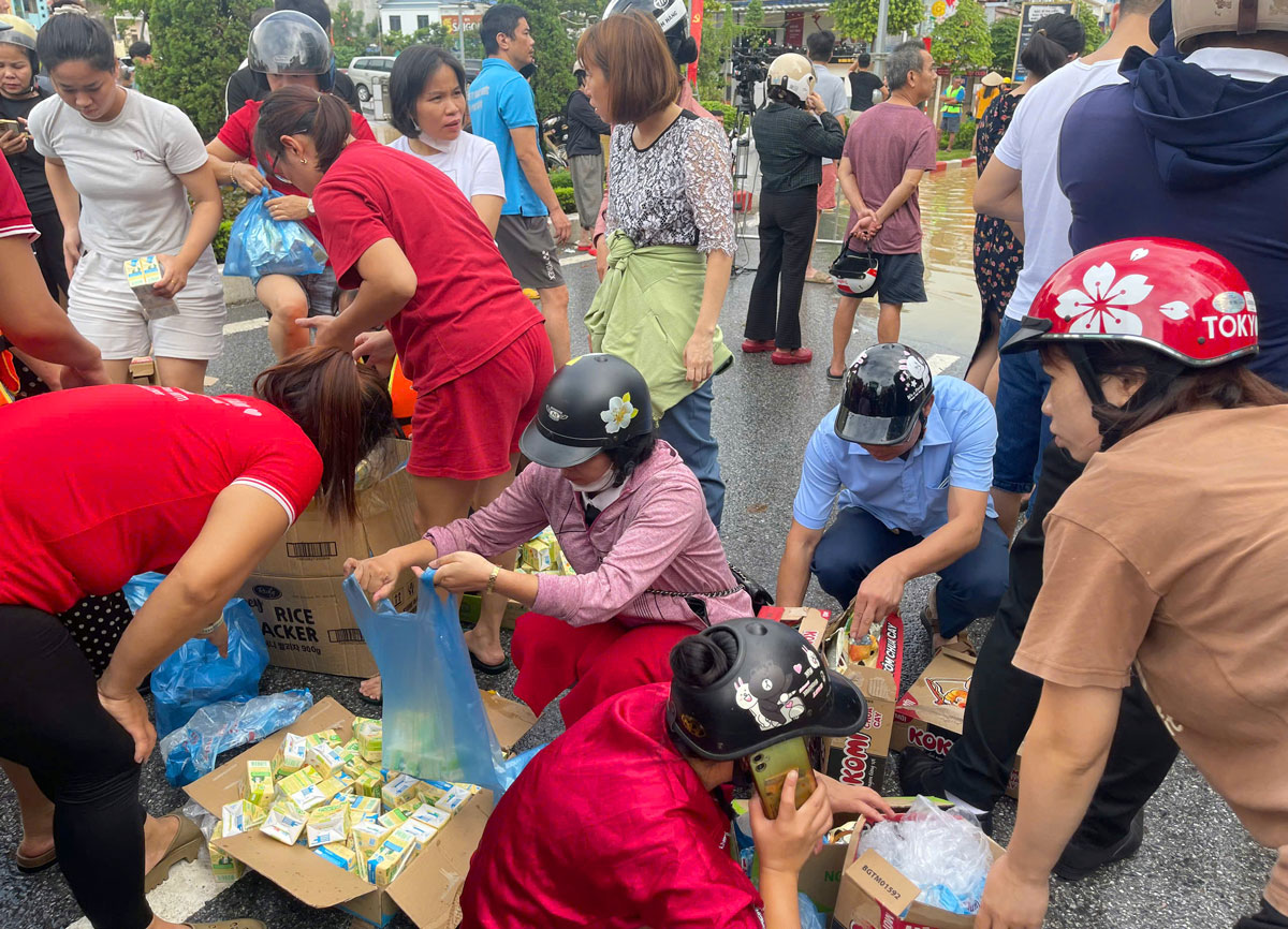 Cả nước bật “chế độ cứu trợ khẩn cấp” hướng về Thái Nguyên- Ảnh 3. Cả nước bật “chế độ cứu trợ khẩn cấp” hướng về Thái Nguyên- Ảnh 3.