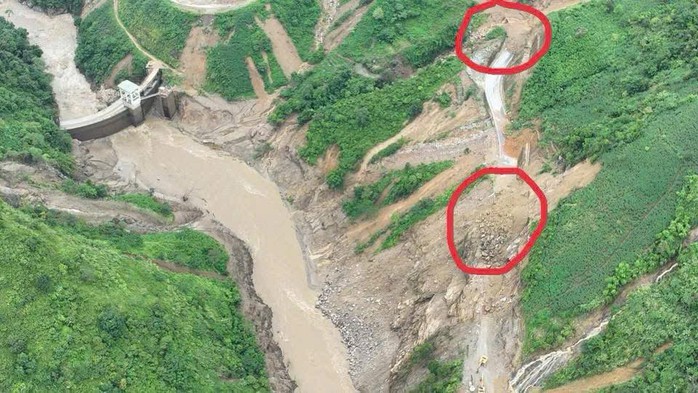 nam-1759365324034322683463 Xe bán tải do quản đốc thủy điện điều khiển chở 2 người bị mất tích bí ẩn - Ảnh 2.