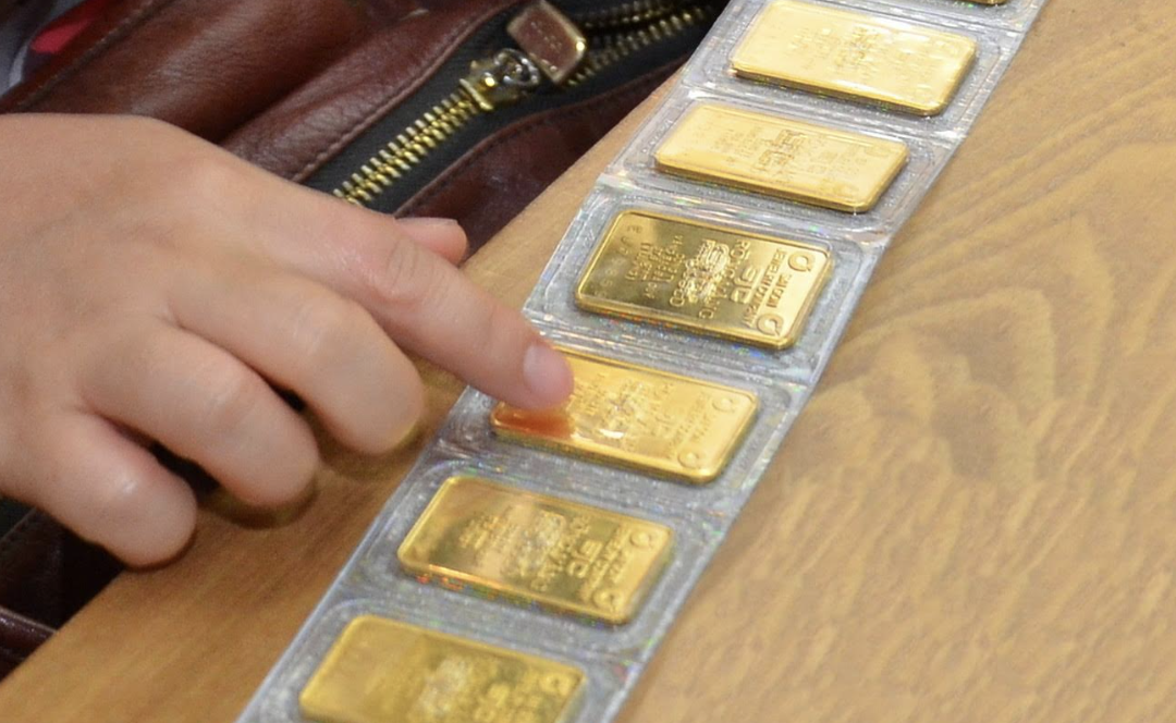Sáng 31-10, giá vàng miếng SJC, vàng nhẫn lại tăng mạnh- Ảnh 1.