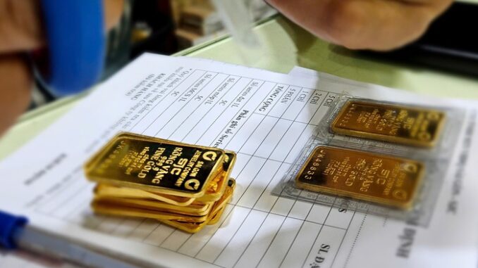 Giá vàng SJC giảm mạnh ngày 30 - 10: Biến động do ảnh hưởng từ giá thế giới - Ảnh 1. Giá vàng SJC giảm mạnh ngày 30 - 10: Biến động do ảnh hưởng từ giá thế giới - Ảnh 1.